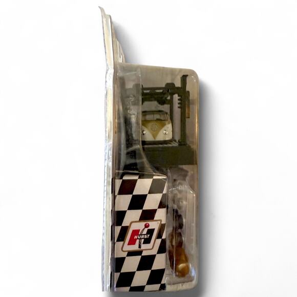 M2 Machines HURST VW Single Cab Truck Model Kit – New in Box - Picture 5 of 6